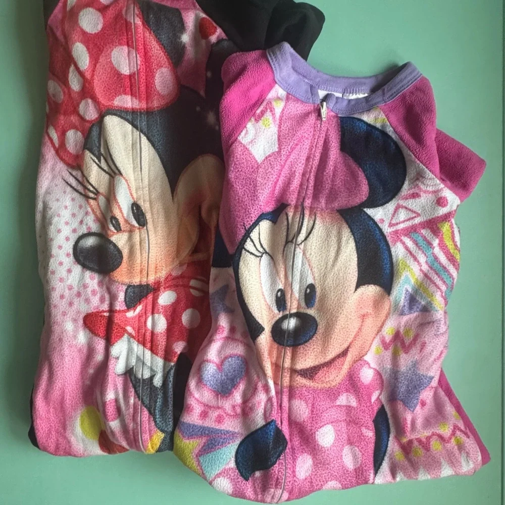 Girls Minnie, Daisy Duck & Hello Kitty Bundle of 4 - Size 2T -‎ Sleepers & PJs